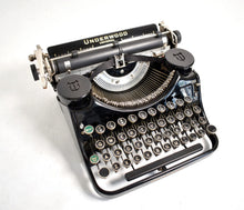 Lade das Bild in den Galerie-Viewer, 1960er Underwood 23 Classic Heißrot
