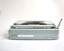 Load image into Gallery viewer, Hermes Baby Typewriter - qwertz (DeLuxe Case)