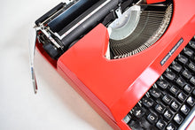 Load image into Gallery viewer, Sperry Remington Idool Typewriter - Cubic typeface