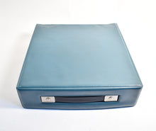 Load image into Gallery viewer, 1968 Olivetti Lettera 32 Typewriter - Pistachio