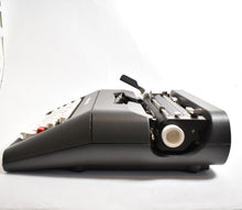 Load image into Gallery viewer, 1970s Olivetti Lettera 35 Typewriter