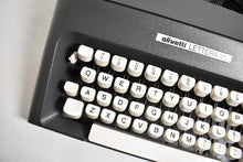Load image into Gallery viewer, 1970s Olivetti Lettera 35 Typewriter