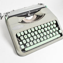 Load image into Gallery viewer, 1958 Mint Hermes Baby Typewriter - English QWERTY