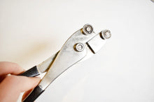 Load image into Gallery viewer, AMES Typewriter Repair Tool - Typebar Bender