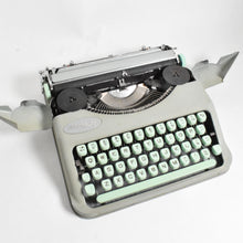 Load image into Gallery viewer, 1958 Mint Hermes Baby Typewriter - English QWERTY