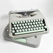 Load image into Gallery viewer, 1958 Mint Hermes Baby Typewriter - English QWERTY