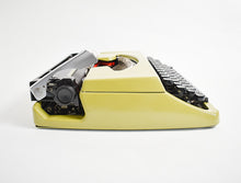 Load image into Gallery viewer, 1977 Brother De Luxe 220 Typewriter