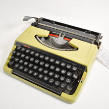 Load image into Gallery viewer, 1977 Brother De Luxe 220 Typewriter