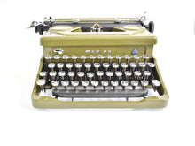 Load image into Gallery viewer, 1952 Everest Mod. 90 Typewriter