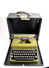 Load image into Gallery viewer, 1952 Everest Mod. 90 Typewriter
