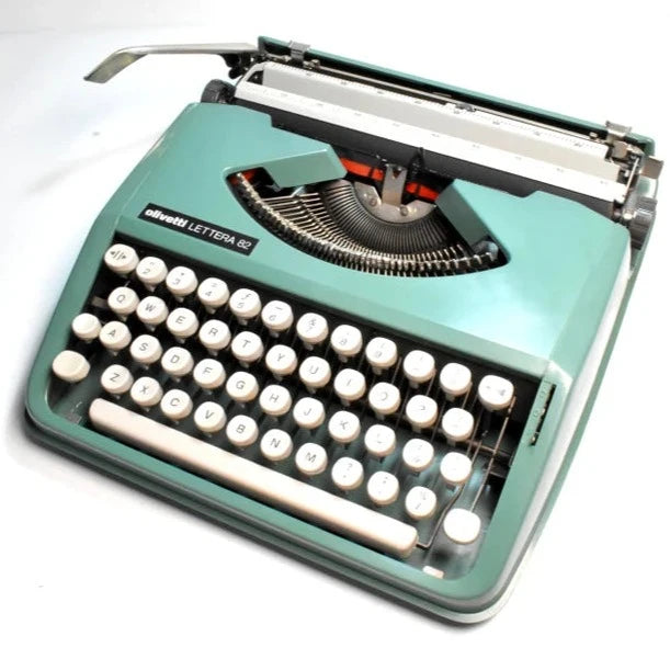 Olivetti Lettera 82 Typewriter - Teal Color – Amsterdam Typewriter
