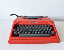 Load image into Gallery viewer, 1960s Underwood 23 Classic Hot Red