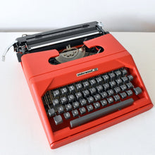 Load image into Gallery viewer, 1960s Underwood 23 Classic Hot Red