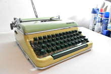 Load image into Gallery viewer, Rare 1959 Torpedo 18b - Green/Yellow Color