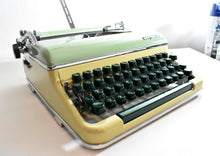 Load image into Gallery viewer, Rare 1959 Torpedo 18b - Green/Yellow Color