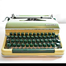 Load image into Gallery viewer, Rare 1959 Torpedo 18b - Green/Yellow Color