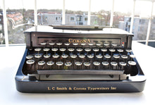 Load image into Gallery viewer, 1932 Standard Smith Corona Flattop Model S