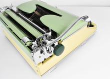 Load image into Gallery viewer, Rare 1959 Torpedo 18b - Green/Yellow Color