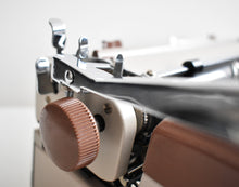 Load image into Gallery viewer, 1960 Torpedo 18s - Duotone Chocolate/Cream