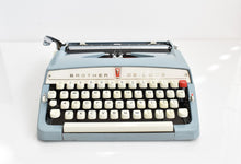 Load image into Gallery viewer, 1972 Brother De Luxe Typewriter