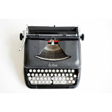 Load image into Gallery viewer, VERY RARE* 1961 Hebrew Erika 12 w/ glass keys