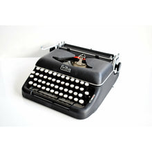 Load image into Gallery viewer, VERY RARE* 1961 Hebrew Erika 12 w/ glass keys