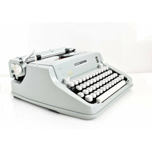Load image into Gallery viewer, Hermes Media 3 Typewriter, Uncommon Petit Pica Typeface
