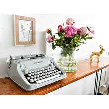 Load image into Gallery viewer, Hermes Media 3 Typewriter, Uncommon Petit Pica Typeface