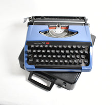 Load image into Gallery viewer, 1972 Japanese Vendex 500 Typewriter
