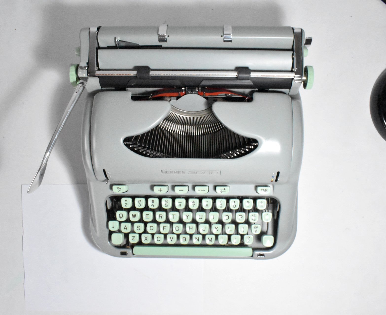 Cursive Hermes 3000 (script) : r/typewriters