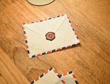 Load image into Gallery viewer, Vintage Air Mail Envelopes - A5

