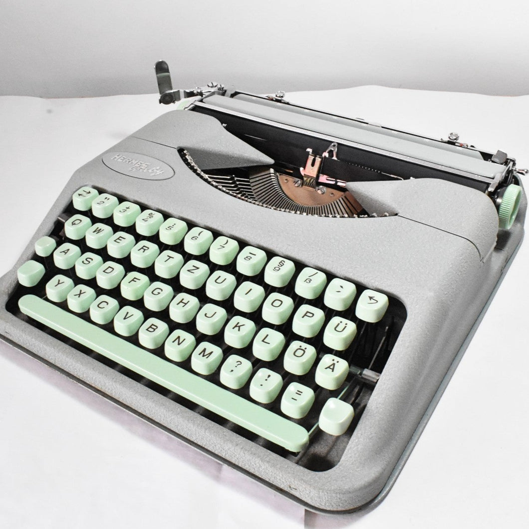 1957 Mint Hermes Baby Typewriter - Pica, QWERTZ