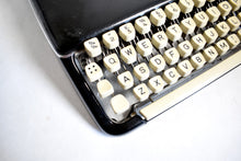 Load image into Gallery viewer, Black Olympia Splendid 66 - qwerty
