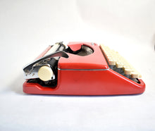 Load image into Gallery viewer, Red Olympia Splendid 66 - qwertz
