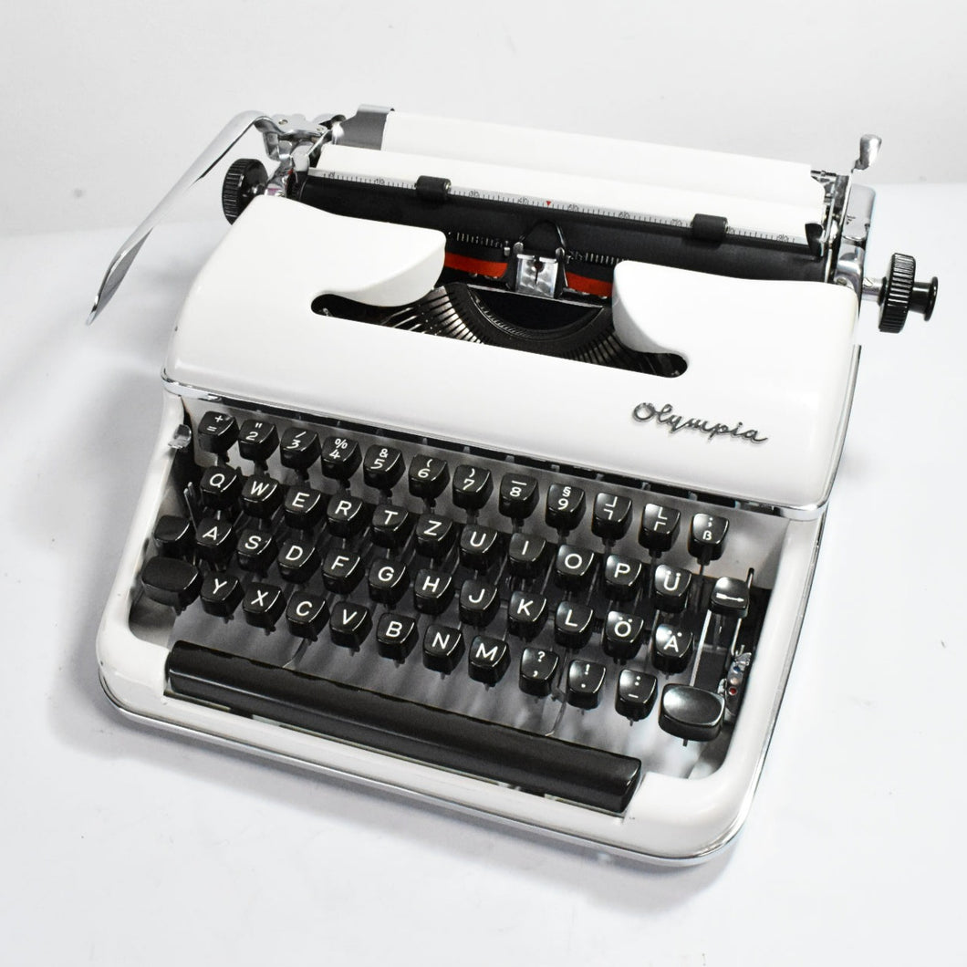 1959 Olympia SM3 Typewriter - Rare Checkbox keys