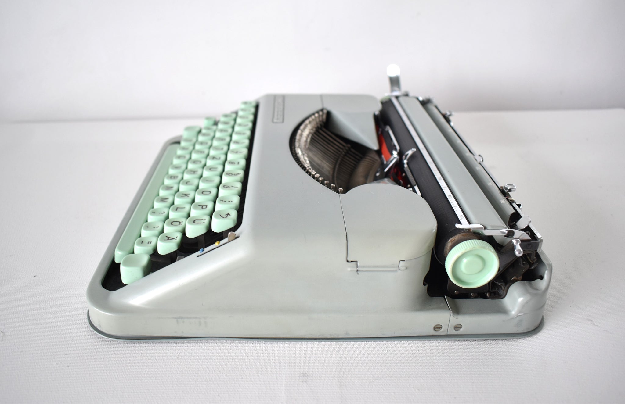 Hermes Baby Typewriter | Restored Typewriter | New Ribbon