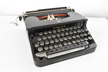 Load image into Gallery viewer, 1932 Standard Smith Corona Flattop Model S
