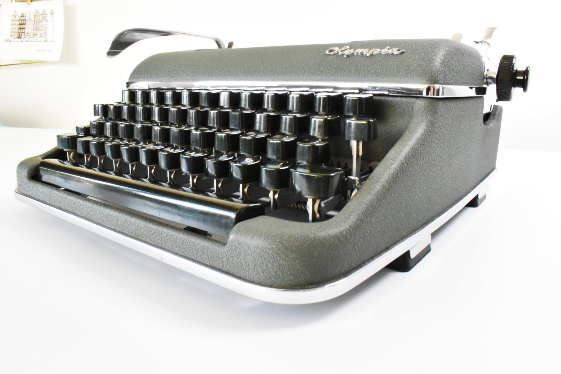 Olympia SM3タイプライター 1950年代 ケース付き　グレー Olympia SM3 & SM4 Vintage Typewriters for Sale