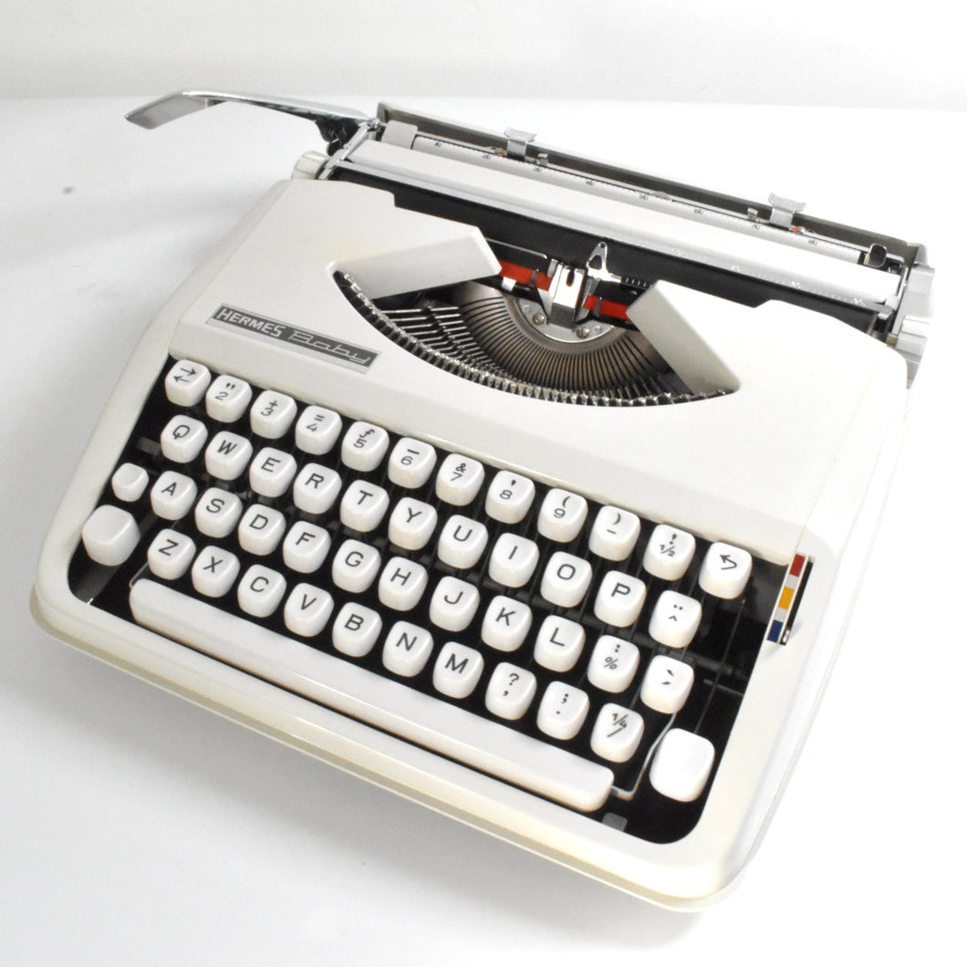 1976 Hermes Baby Typewriter - English keyboard